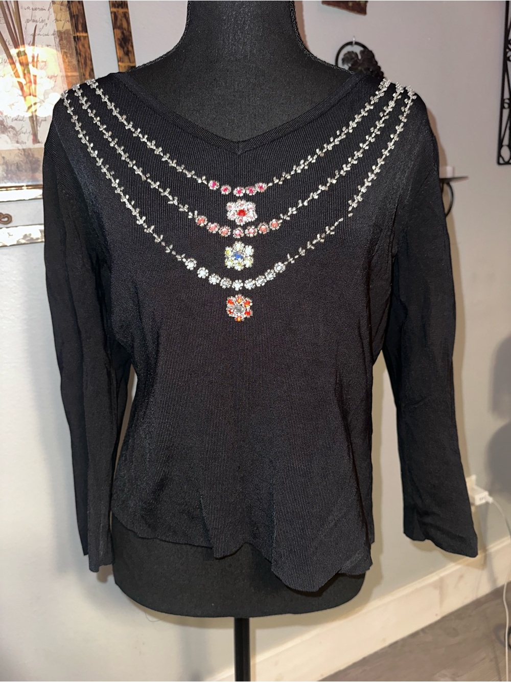 Vintage Robbie Bee Black Embroidered Beaded Floral V-Neck Sweater Long Sleeve M